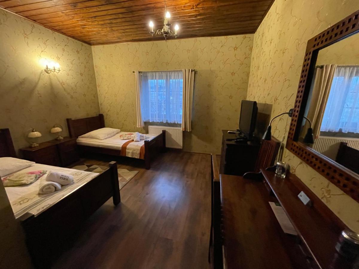 Hotel Tyrol I Restauracja Zycie Gruzji Osielsko Экстерьер фото