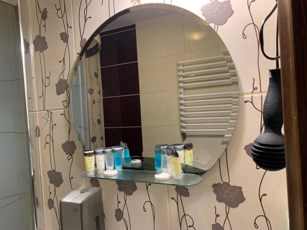 Hotel Tyrol I Restauracja Zycie Gruzji Osielsko Экстерьер фото