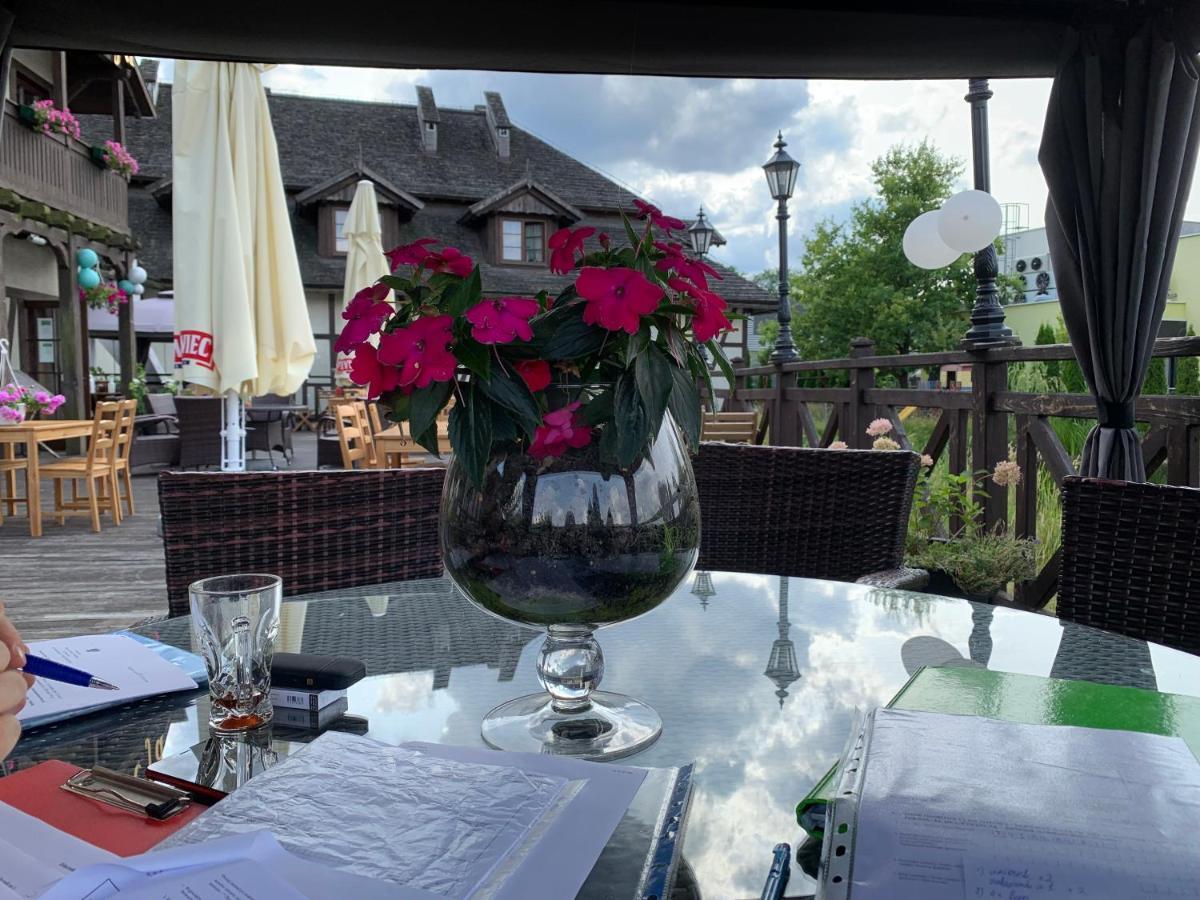 Hotel Tyrol I Restauracja Zycie Gruzji Osielsko Экстерьер фото