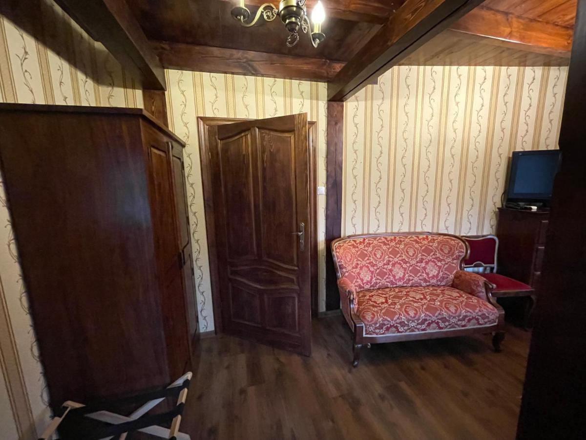 Hotel Tyrol I Restauracja Zycie Gruzji Osielsko Экстерьер фото